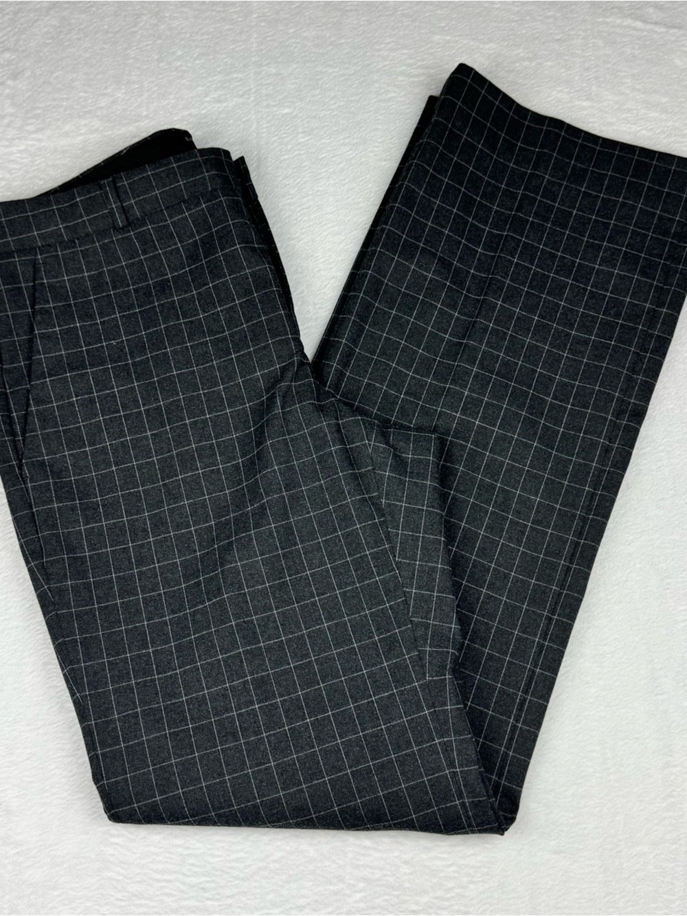 Banana Republic Logan gray plaid trousers. Women’s size 8.